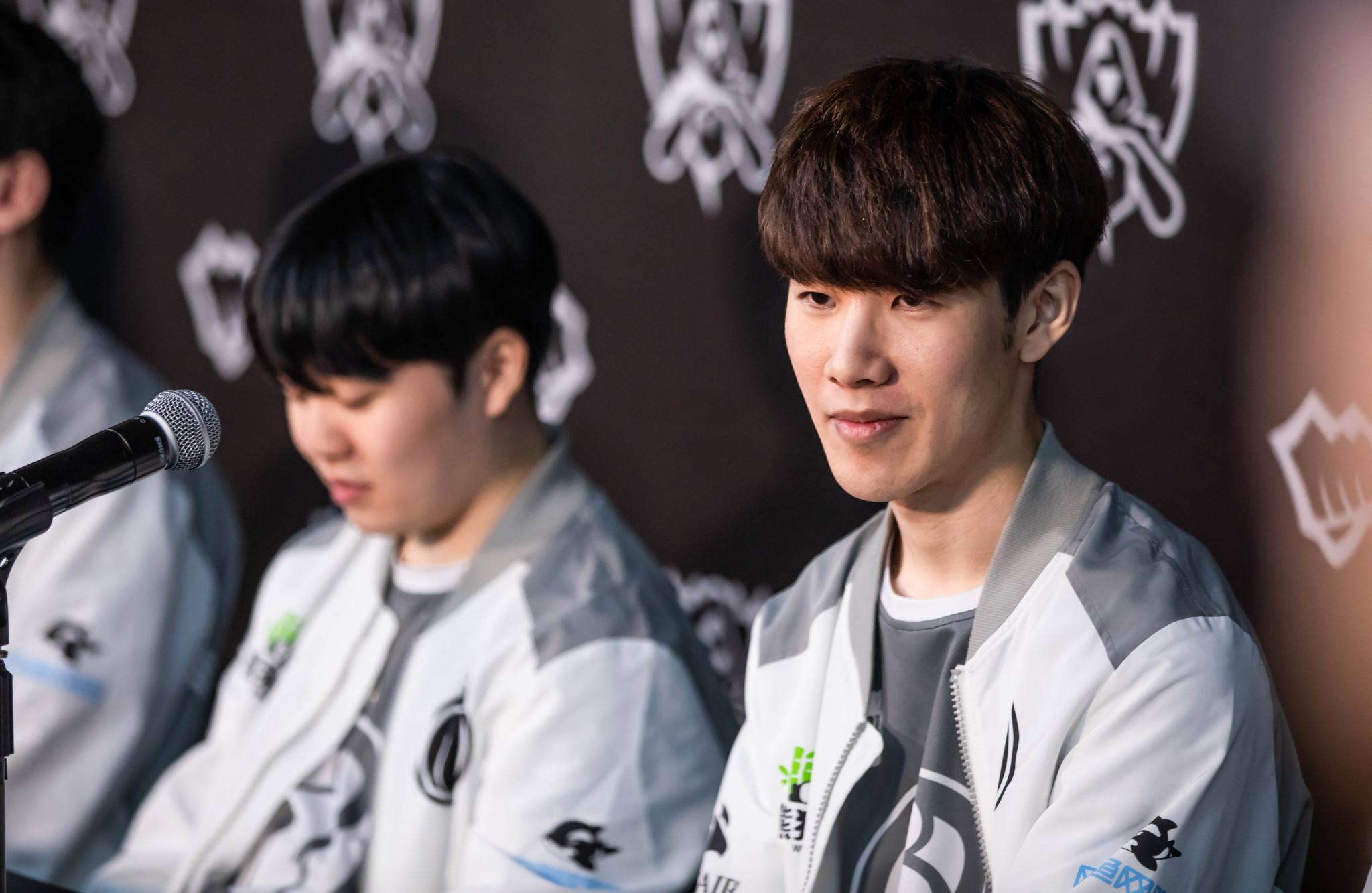 AYX-TheShy重要时刻败北，勇士带队取胜！