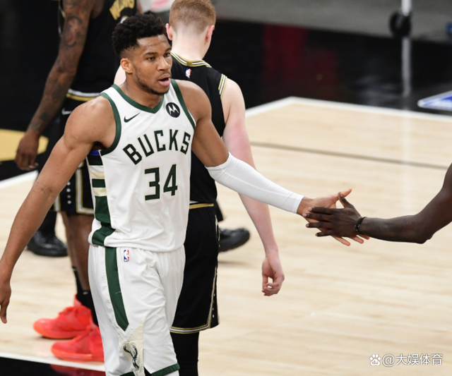 爱游戏体育-包含JackeyLove爆冷击败加拿大队，惊险取胜引爆全场！的词条